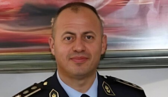 "Yok yere tek kalemde sildiğiniz insanları gün gelecek mumla arayacaksınız"