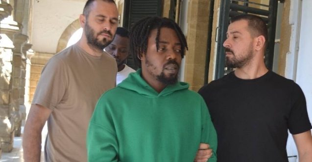 Sözde öğrenci! Uyuşturucu satıyor, 8 aydır okula gitmiyor