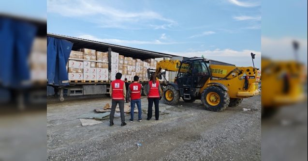 Kızılay’a 3 tır insani yardım bağışı