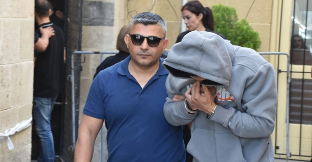 Sahte kimlik kartını polise verdi