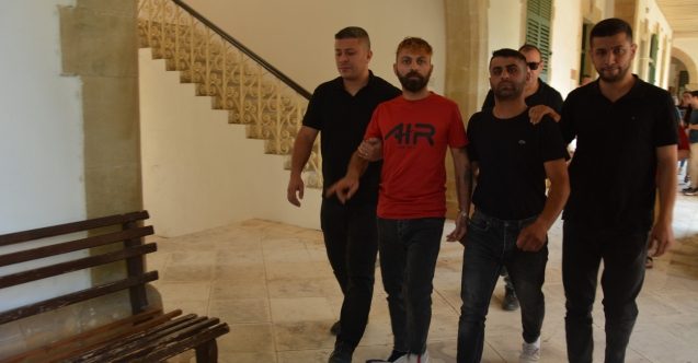 Hem nacak hem bıçakla saldırdılar