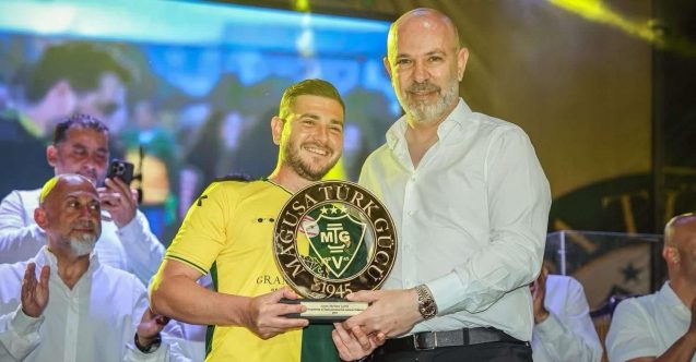MTG tarihine geçen futbolculara anlamlı plaketler