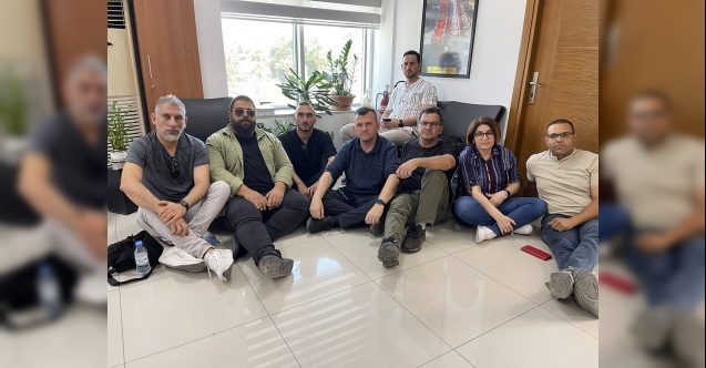 Öğretmenlerden bakanlıkta oturma eylemi