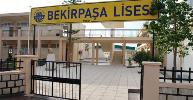 Öğretmenlerden müdüre tepki eylemi