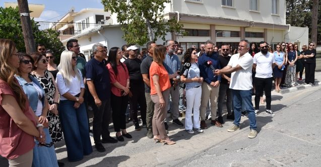 Üç okulda grev