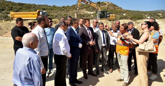 Üstel: "40 yıldır taş taş üstüne koyulmadı, biz iş yapıyoruz"
