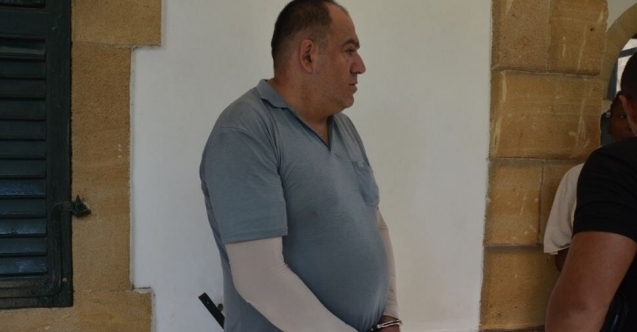 40 bin liralık şemsiyeleri çaldı