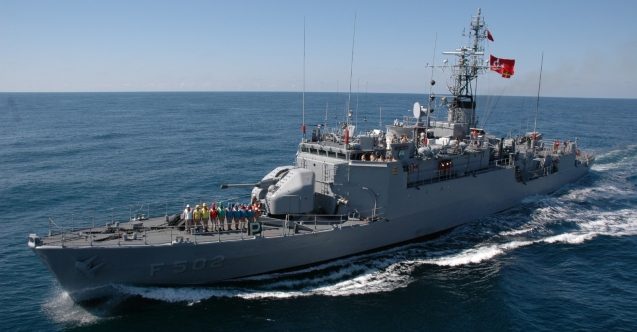 Savaş gemileri geliyor