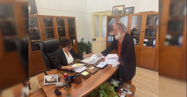 Cumhurbaşkanı adayı, giyimiyle dikkat çekti