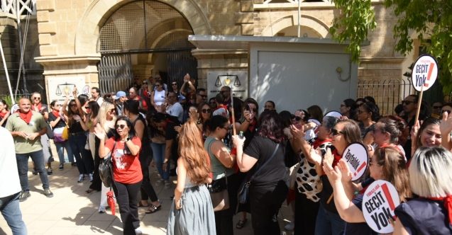 Yargı kararı alkışlarla karşılandı