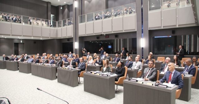 Meclis açıldı, 20 gün araya çıktı