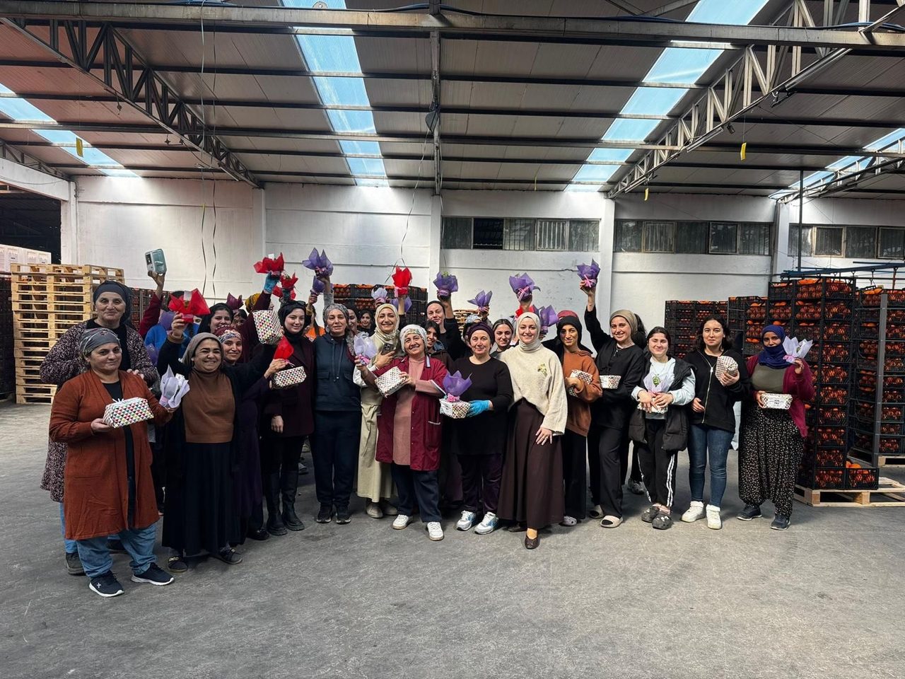 Vakıflar’dan Emekçi Kadınlara Anlamlı 8 Mart Ziyareti