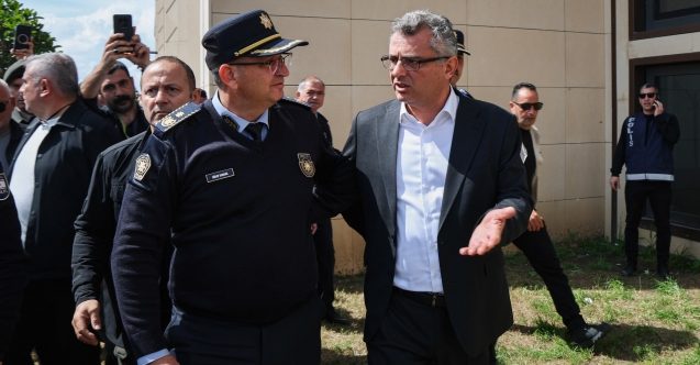 Erhürman pes etti