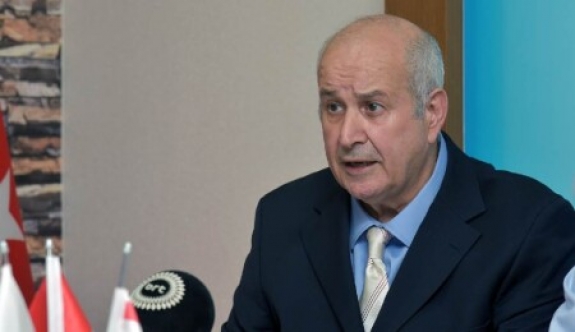 "Erhürman, hareketsiz durmaktan vazgeçmeli"