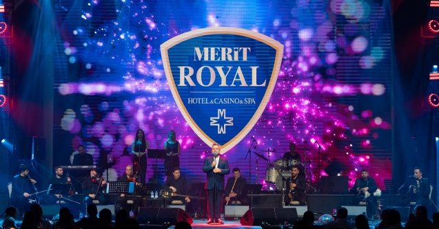 Bülent Serttaş’tan Merit Royal Diamond Otel’de müzik ziyafeti