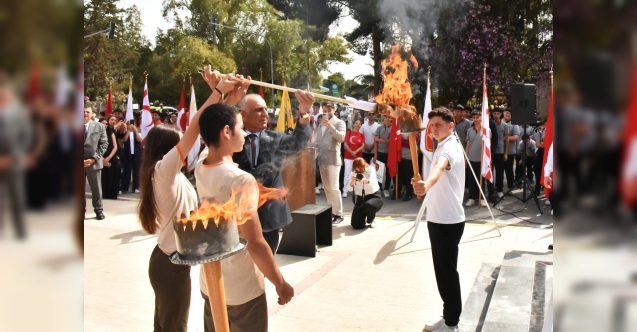 Gençlik meşalesi yakıldı