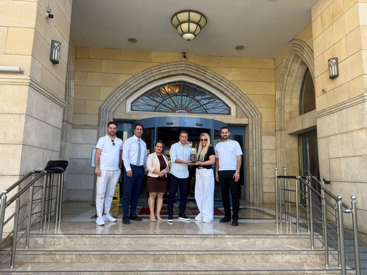 Merit Lefkoşa’ya misafir memnuniyet ödülü