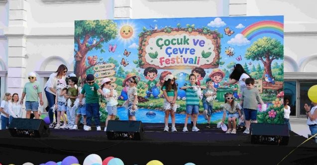 Alkışlar miniklere