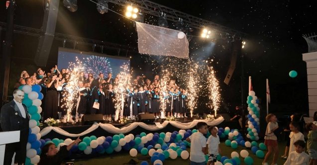 Çocukların diploma coşkusu