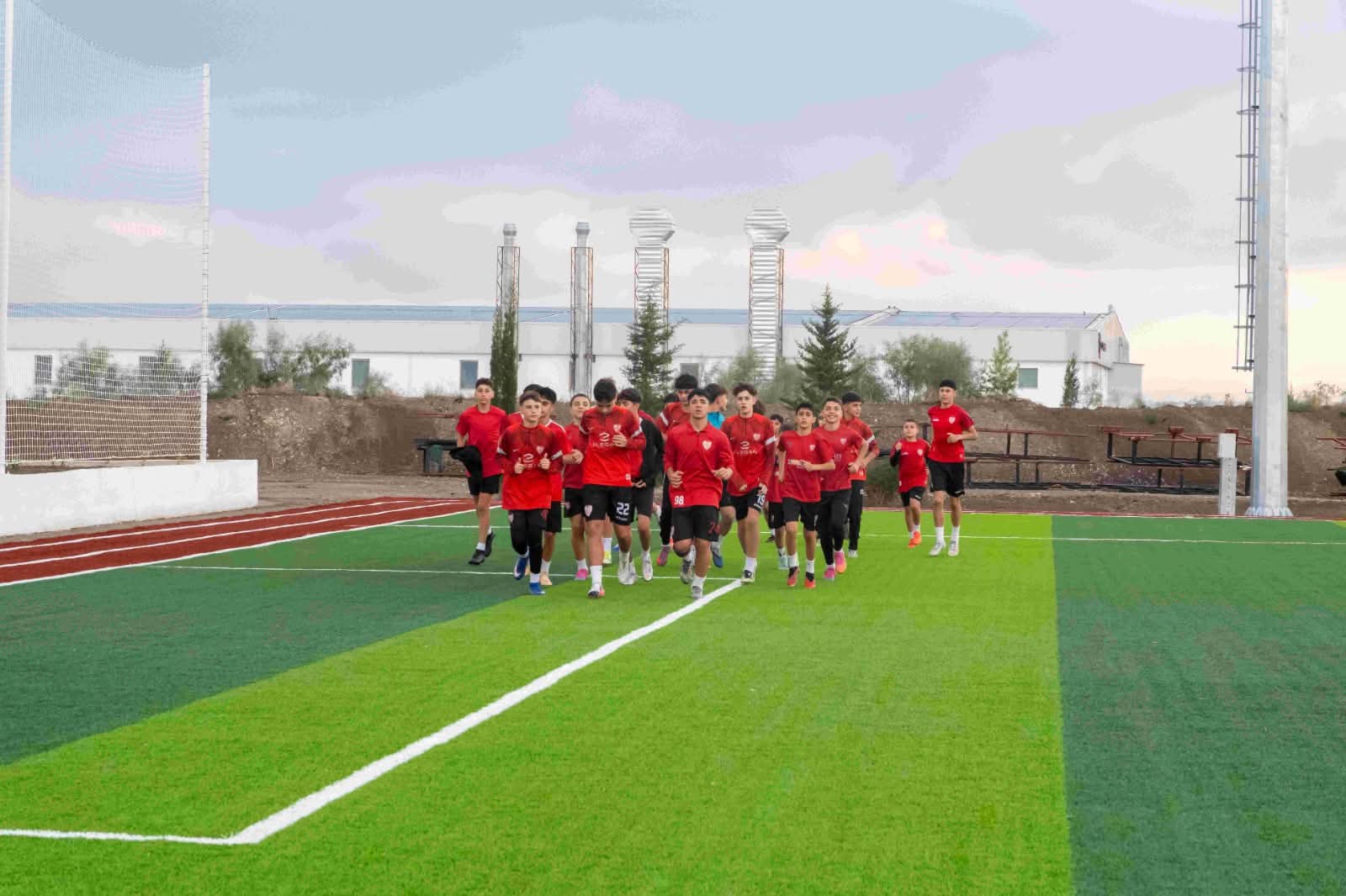 YDÜ'den KKTC futboluna bir destek daha