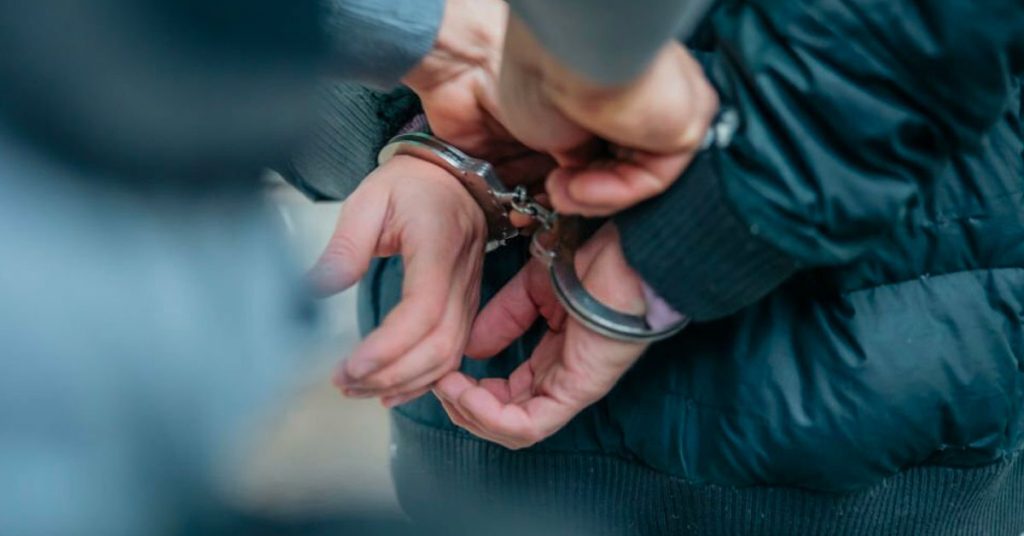 Gazimağusa'da Polise Saldırı: 2 Kişi Tutuklandı
