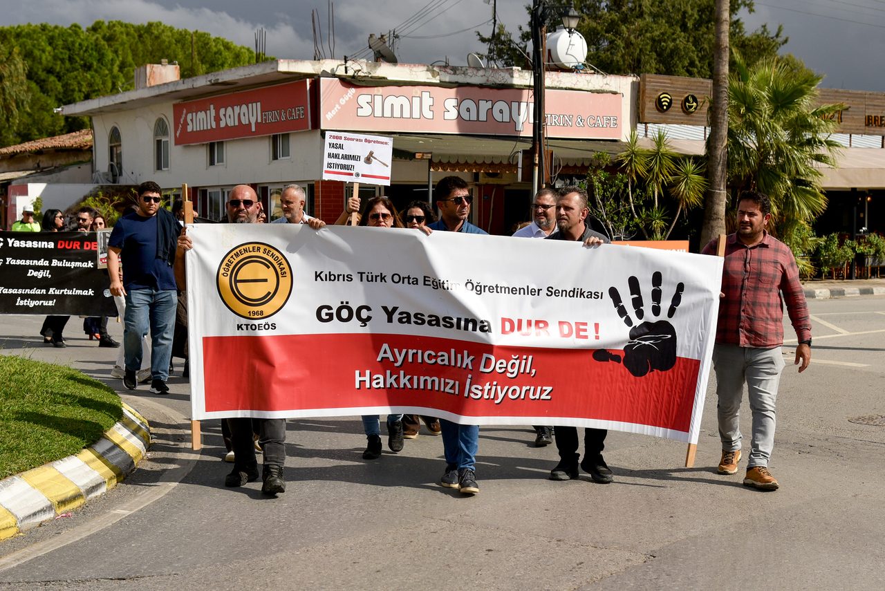 Öğretmenler sokağa indi